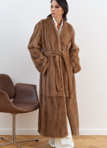 Женская длинная шуба из меха норки