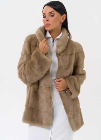 Короткая шуба из норки с воротником стойкой