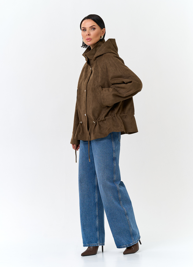 Женская утепленная куртка из эко замши с капюшоном модель № 32841 в рассрочку