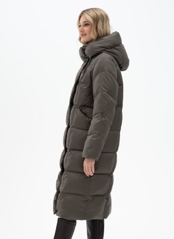 Женский пуховик с капюшоном