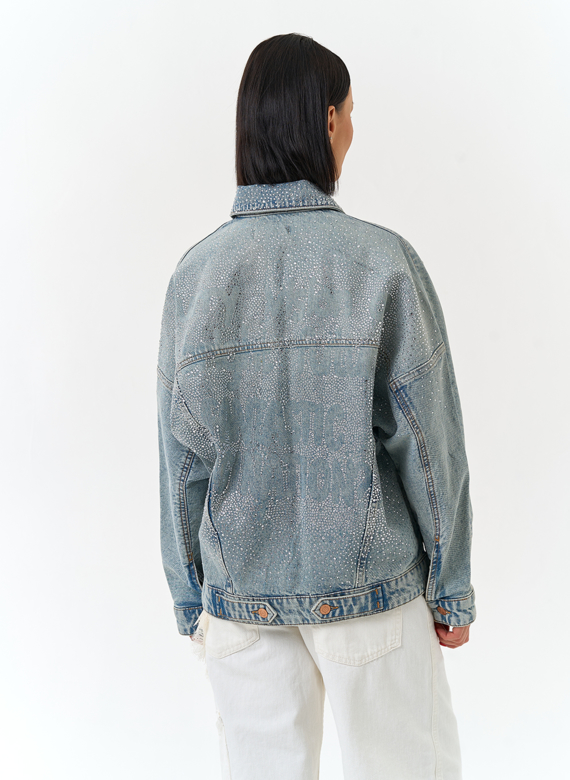 Женская джинсовая куртка со стразами