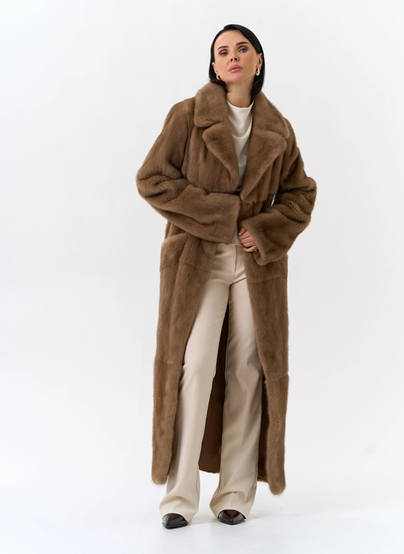 Длинная шуба из меха норки с английским воротником