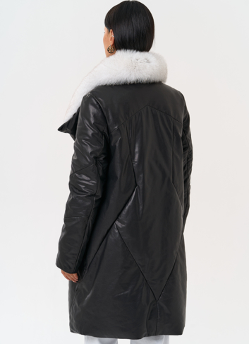 Пуховик из натуральной кожи с меховым воротником