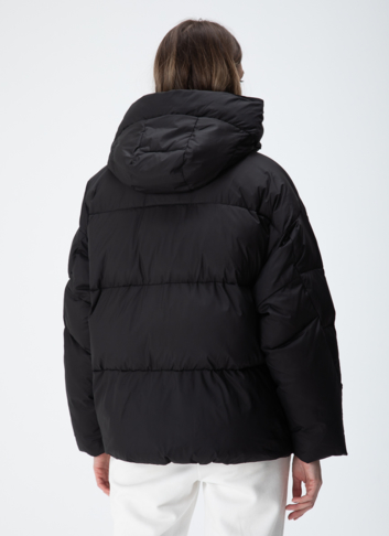 Женский пуховик с капюшоном 