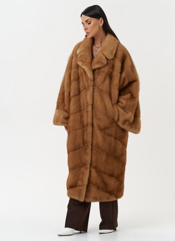 Женская шуба из меха норки с английским воротником