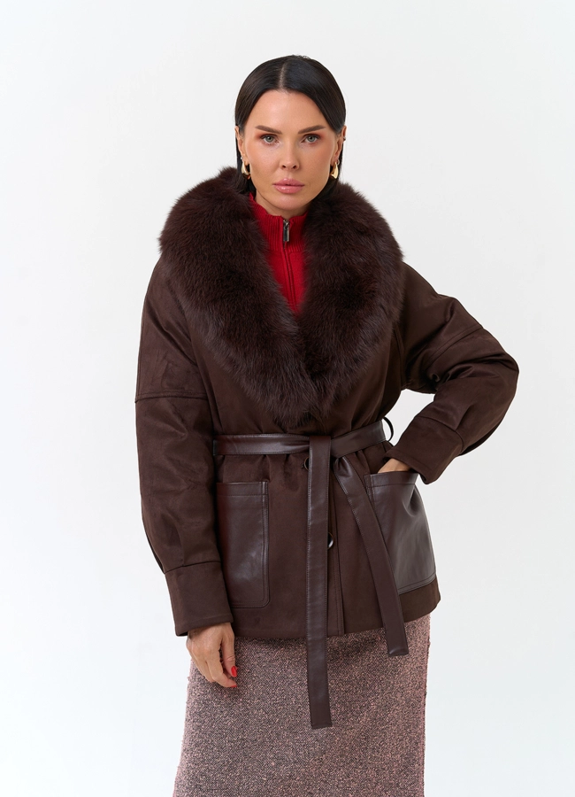 Женская куртка из эко замши модель № 34238 меха малина фото