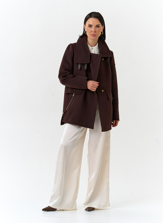 Женское укороченное пальто с воротником стойкой