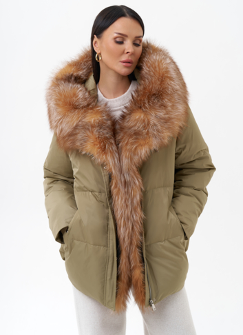 Пуховик с капюшоном из меха лисы