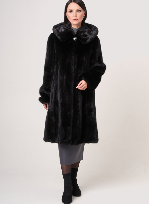 Шуба черного цвета 