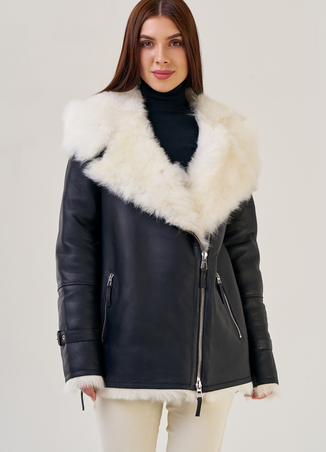 Укороченная женская дубленка с капюшоном модель № 23176 универмаг малина