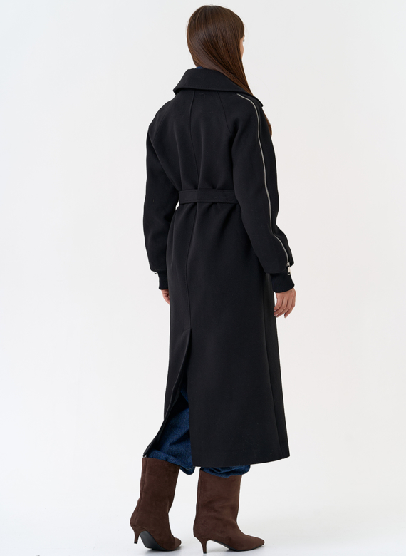 Женское пальто с декоративными молниями