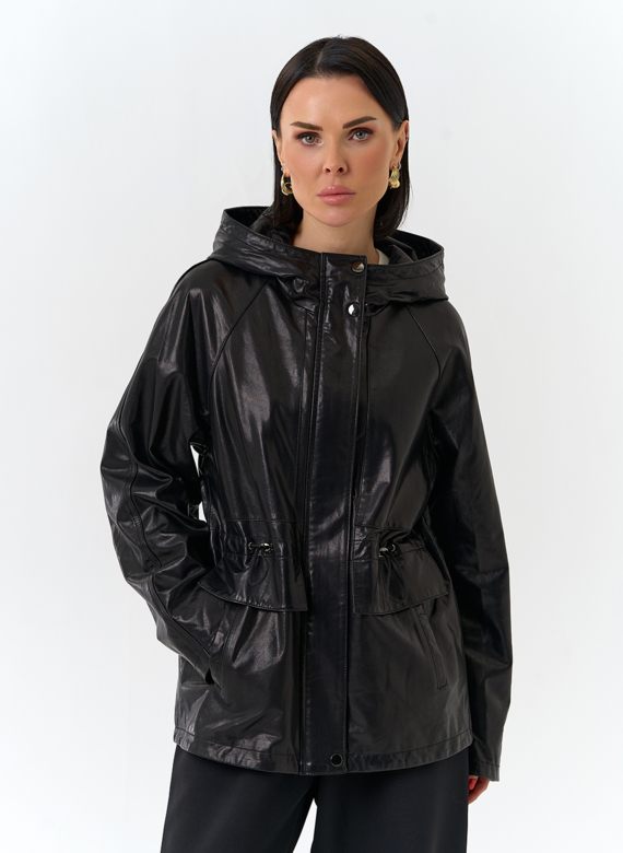 Женская куртка из натуральной кожи  с капюшоном