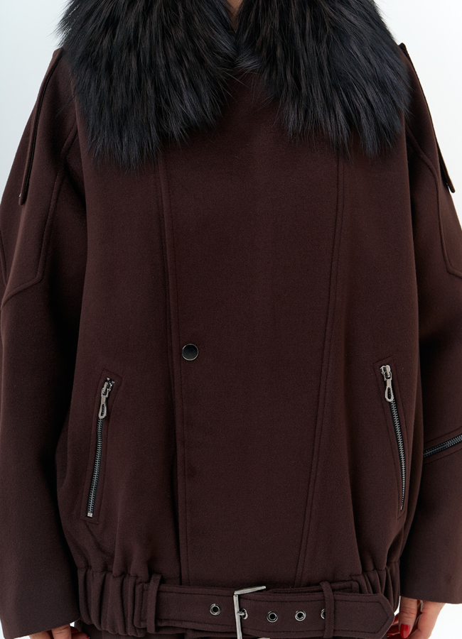 Женское укороченное пальто с отделкой из меха лисы модель № 32781 универмаг малина