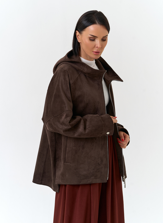 Женская куртка из эко замши с капюшоном