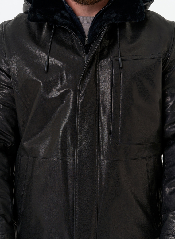 Мужская дубленка черного цвета с капюшоном