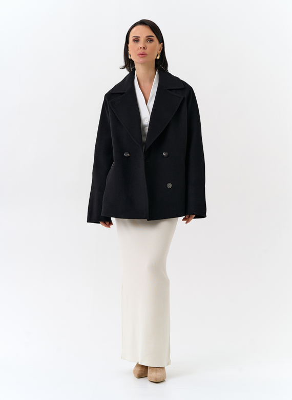 Женское укороченное пальто с английским воротником