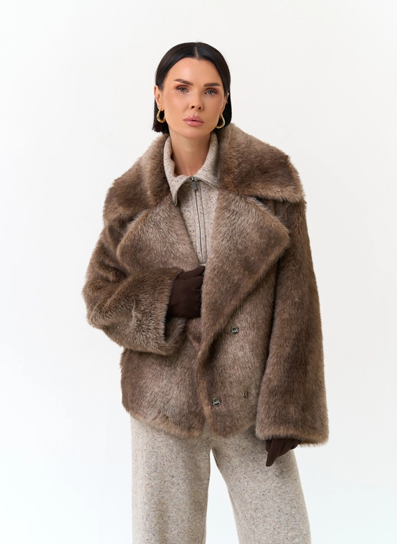 Женская куртка из эко меха фото