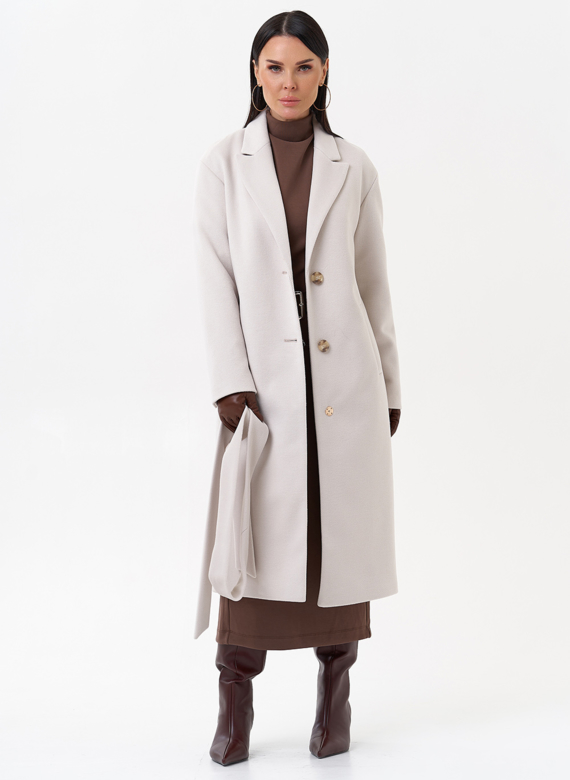 Женское пальто с английским воротником
