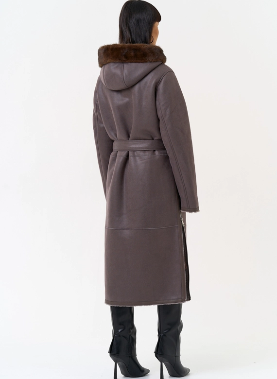 Женская дубленка из эко замши с поясом