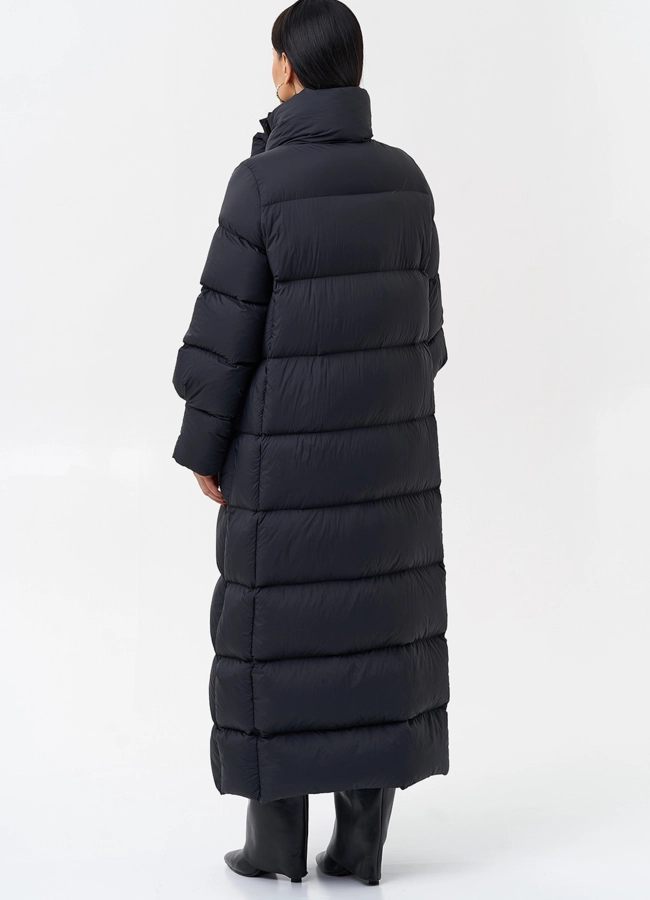 Женский пуховик черного цвета  модель № 28974 в рассрочку