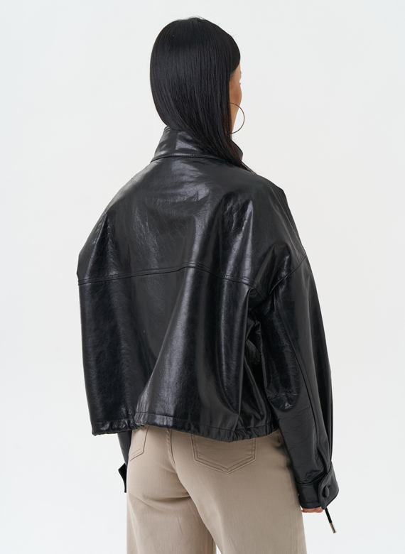 Женская куртка из натуральной кожи оверсайз