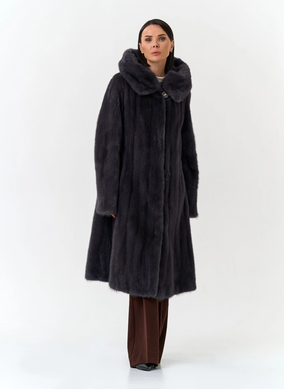 Шуба из меха норки с капюшоном
