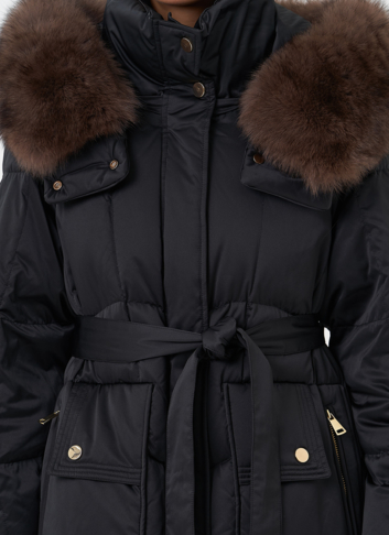 Пуховик с капюшоном из меха песца