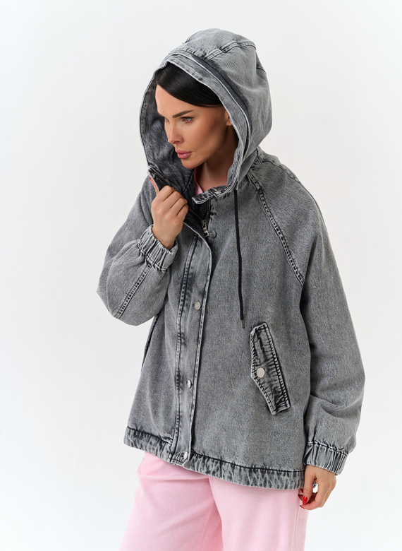 Женская джинсовая куртка с капюшоном