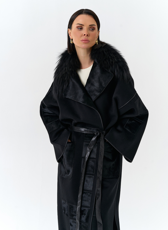 Женское длинное пальто с отделкой из меха лисы