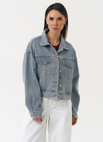 Женская джинсовая куртка голубого цвета