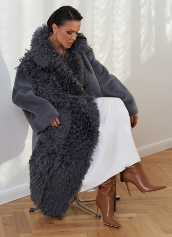 Длинная дубленка из натурального меха