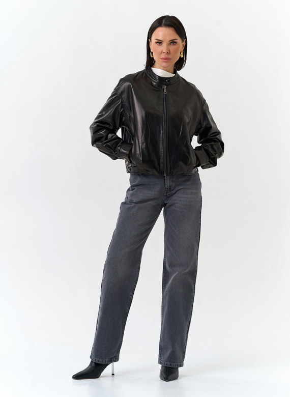 Женская короткая куртка из натуральной кожи 