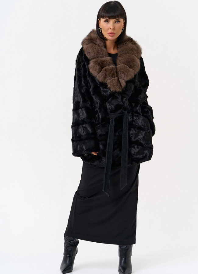 Женская шуба из меха норки  воротником из меха песца модель № 32122 в рассрочку