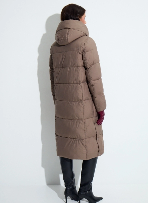 Женский пуховик с капюшоном фото