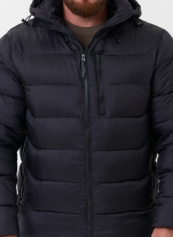 Мужской пуховик с капюшоном  фото
